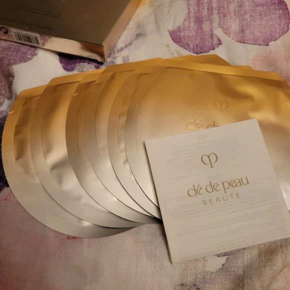 CLE DE PEAU Eye Mask Supreme - Picture 3 of 3